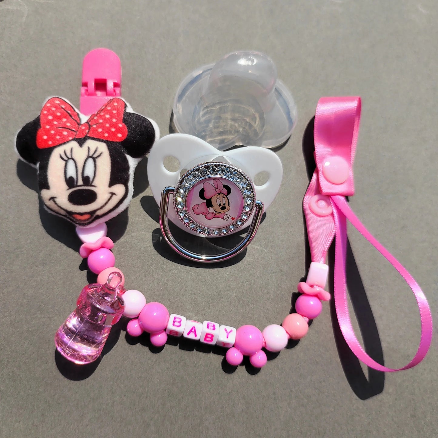 Minnie Mouse Baby Pacifier Clip Chain – Adorable & Stylish Baby Gift ✨🎀